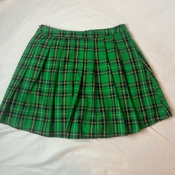 NWT Hot Topic Green Plaid Pleated Buckle Mini Skort School Girl Womens Large New - Picture 4 of 7